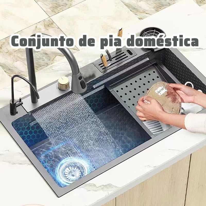 Pia de Cozinha em Aço Inox com Cascata e Torneira Gourmet